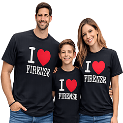 Famiglia sorridente con t-shirt I love Firenze