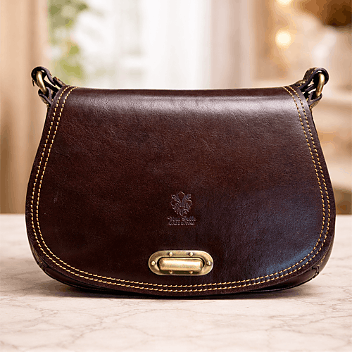 Borsa in pelle con fibbia antica